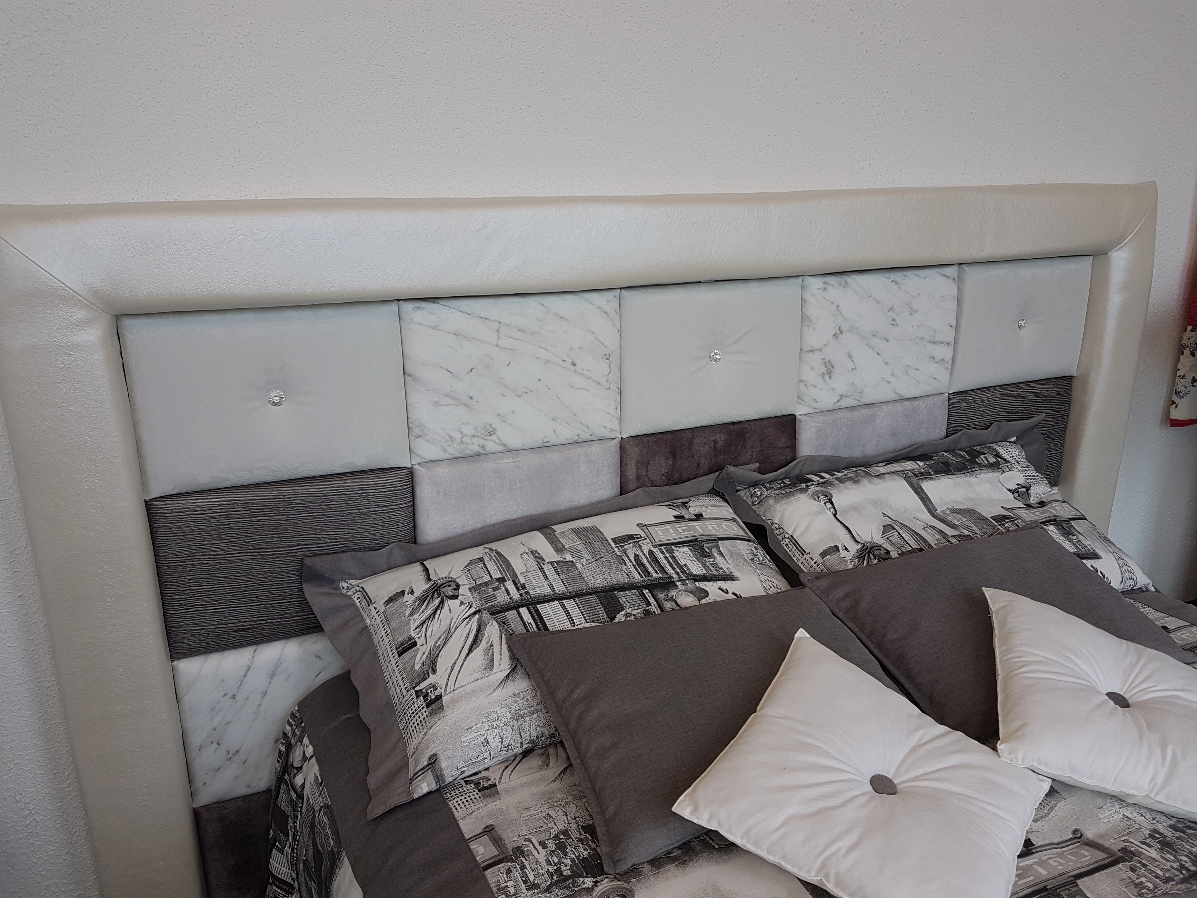 Esempio rredo letto